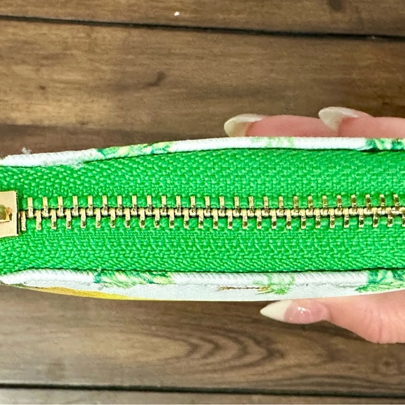 Brightly Colored Banana Print Wallet - Picture 2 of 7